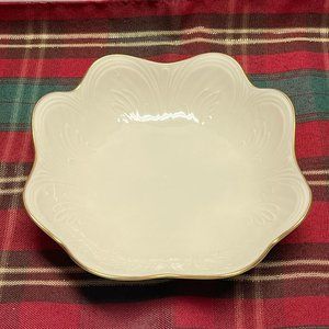 Vintage Scalloped Bowl, Lenox Saybrooke Gold Collection, 24k Gold Trim